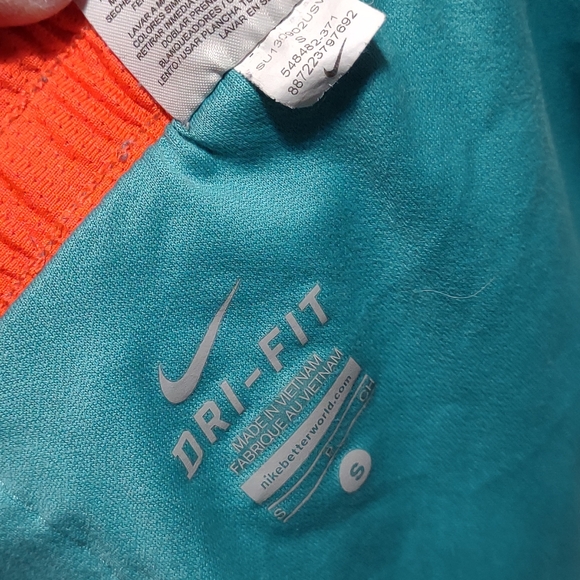 Nike Short for women size small - Picture 2 of 5